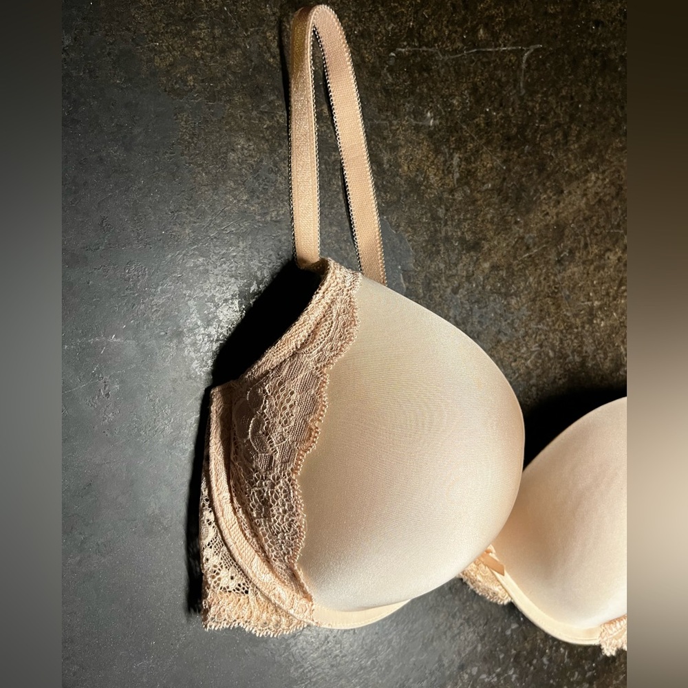 Victoria Secret Push-up Lace Bra, Beige, 34DD - Picture 5 of 9
